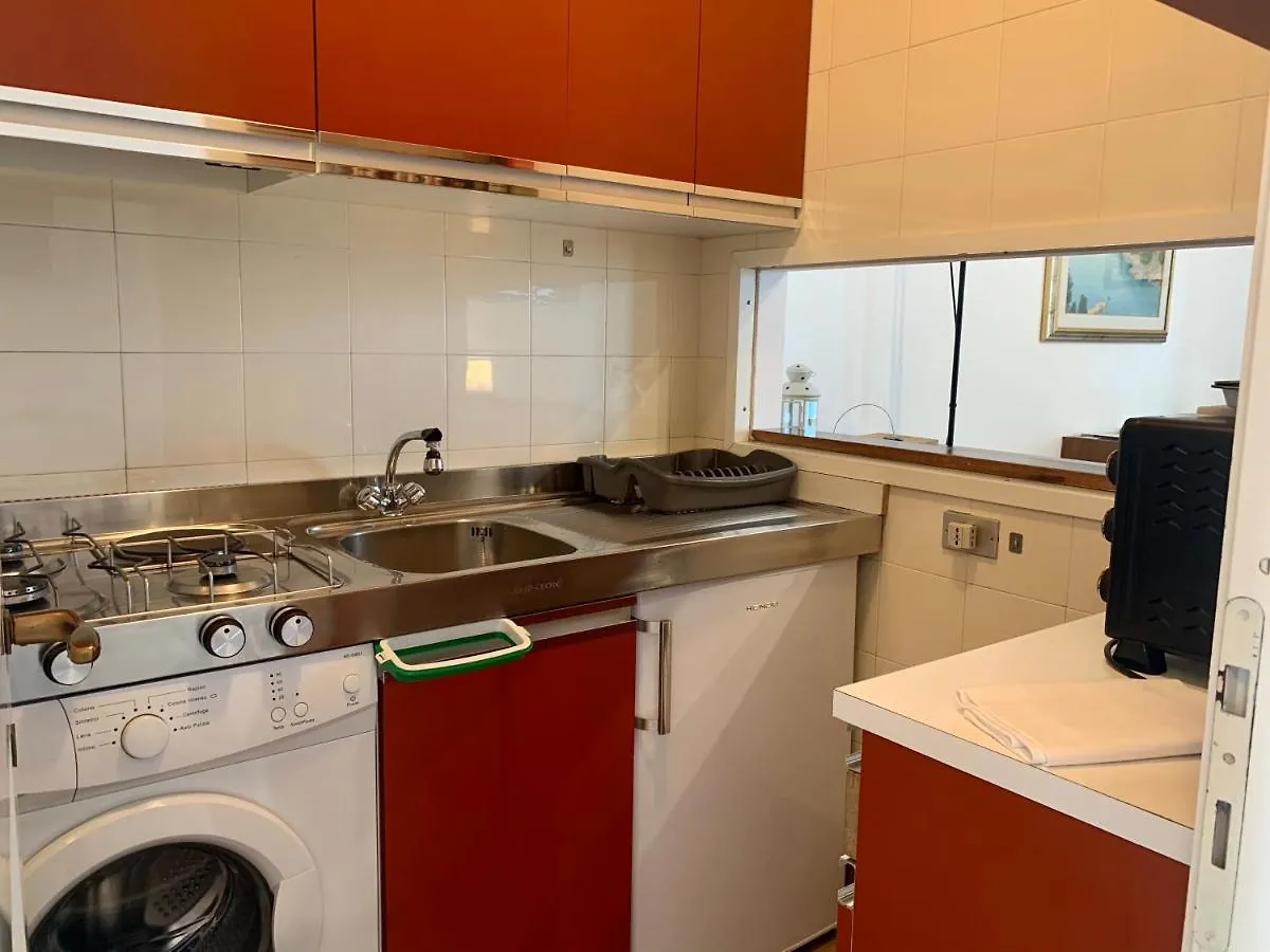 Mamma Ciccia - Lake Front Apartment, Beach And Swimming Pool Lierna